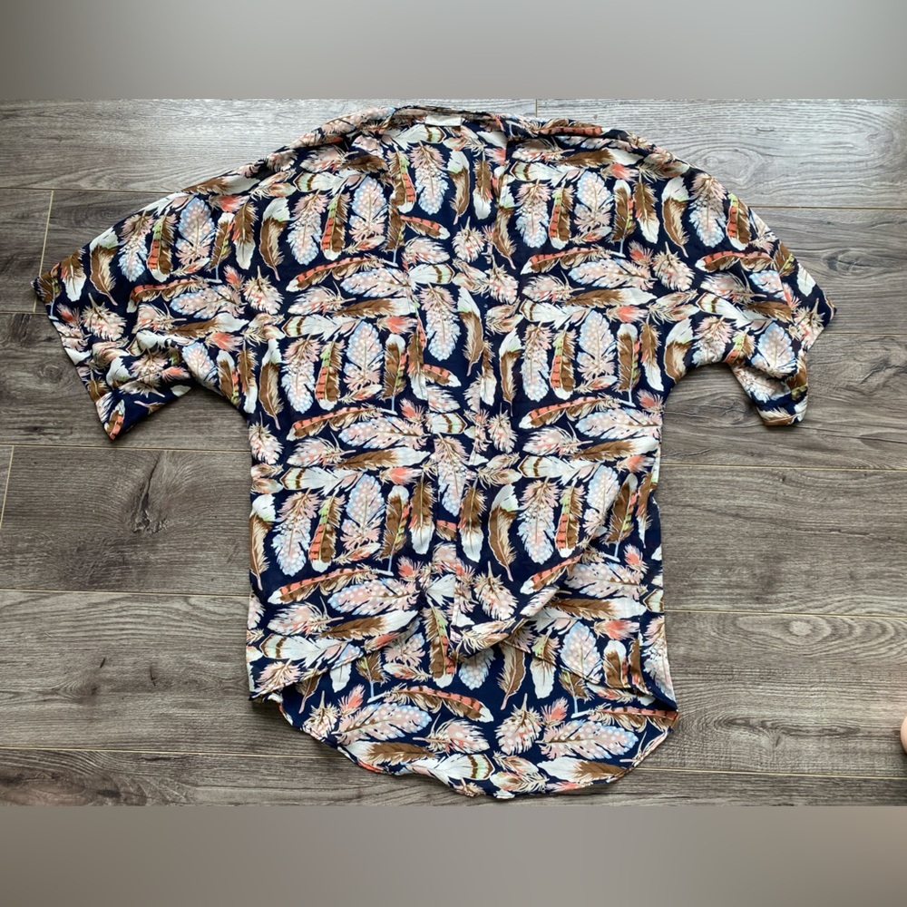 3/$15 Pretty feather print open kimono like cover up top, sleeves to elbows